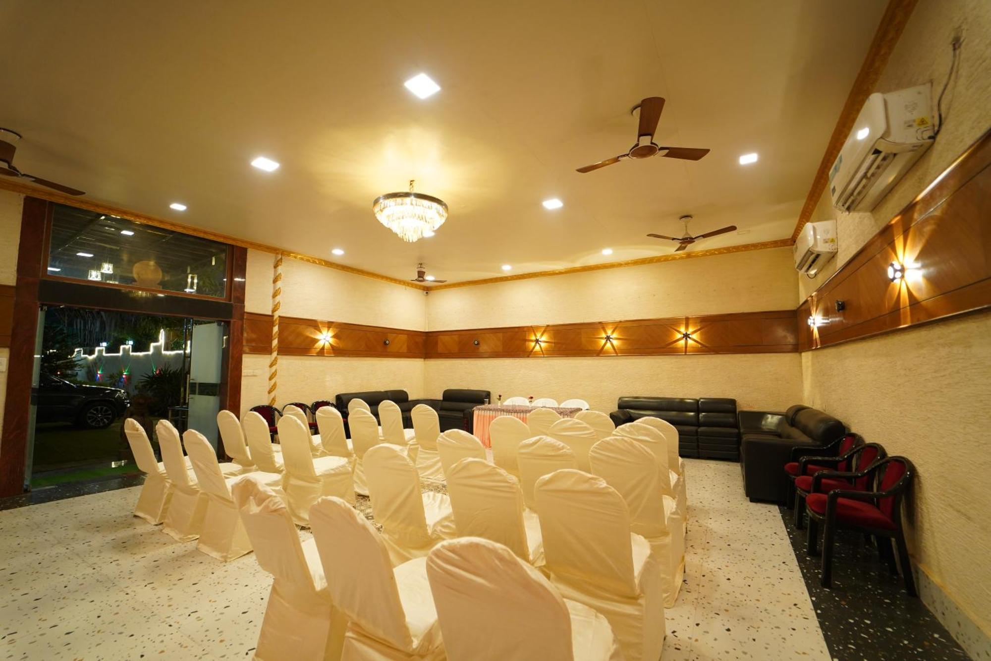 Hotel Ananta Sayana Bhubaneswar Esterno foto