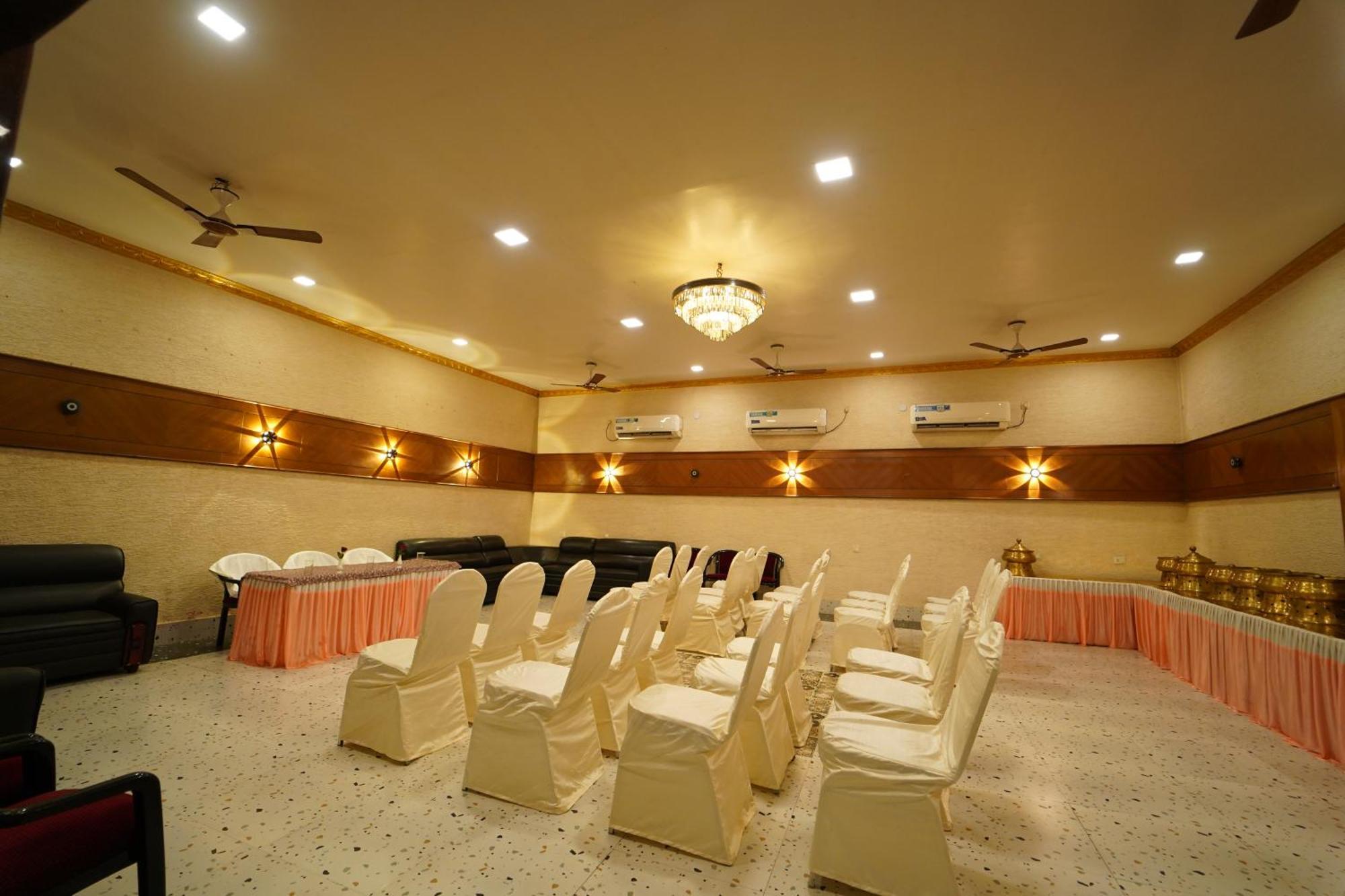 Hotel Ananta Sayana Bhubaneswar Esterno foto