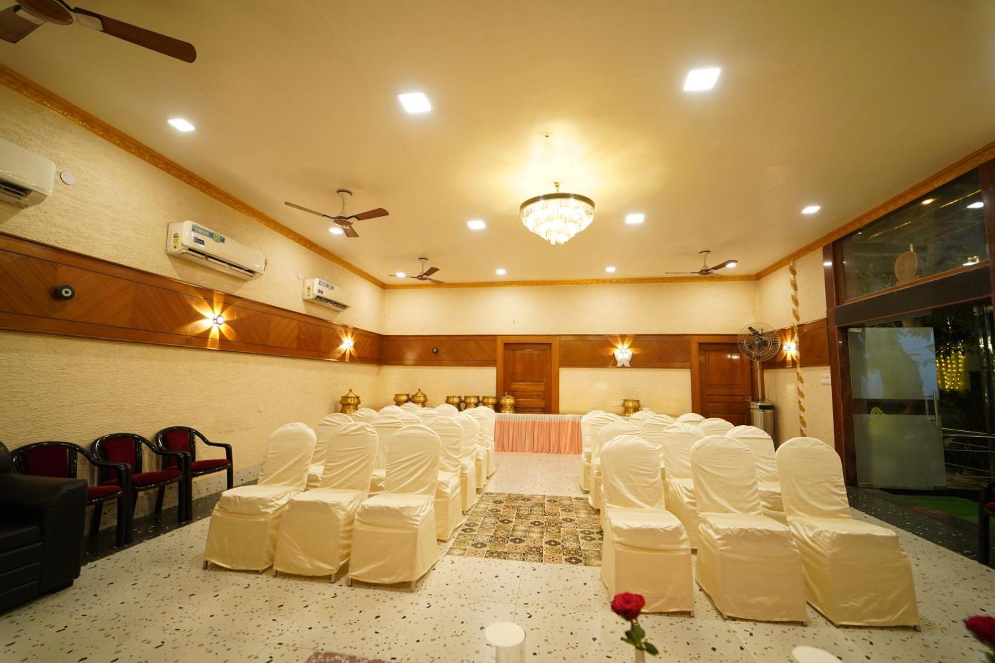 Hotel Ananta Sayana Bhubaneswar Esterno foto
